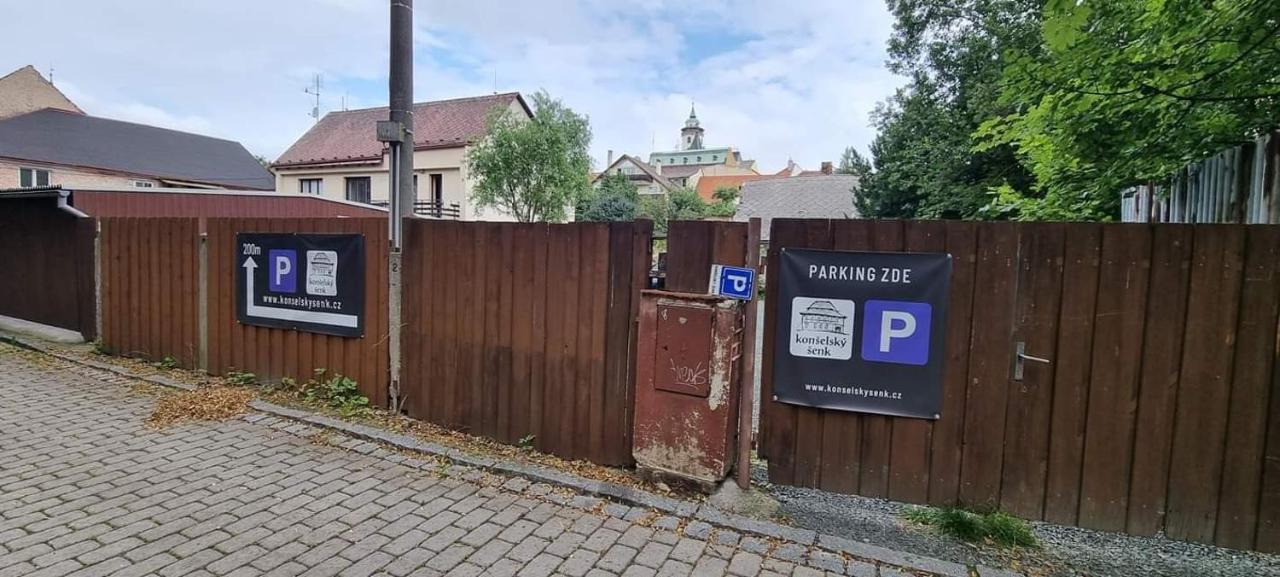 Konselsky Senk Domazlice Hotel Bagian luar foto